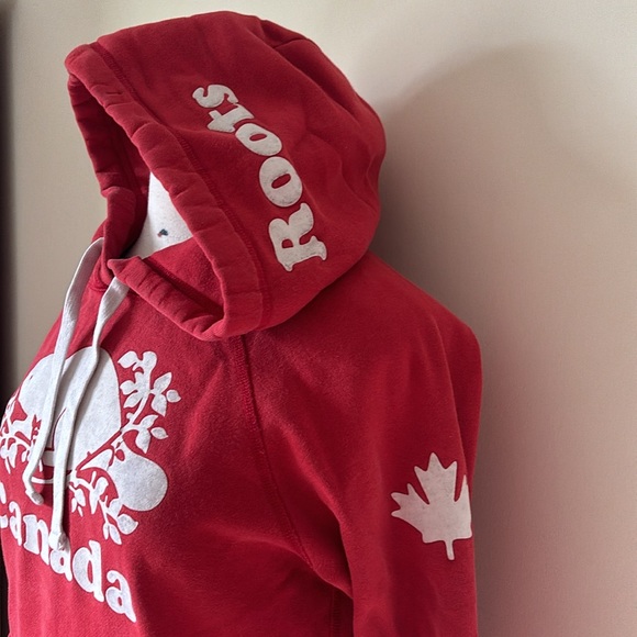 Roots Red Canada Hoodie Size XS - Picture 3 of 4